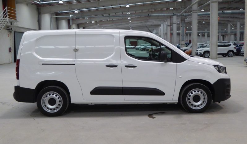 
								PEUGEOT Partner Premium Long 1000kg BlueHDi 100CV lleno									