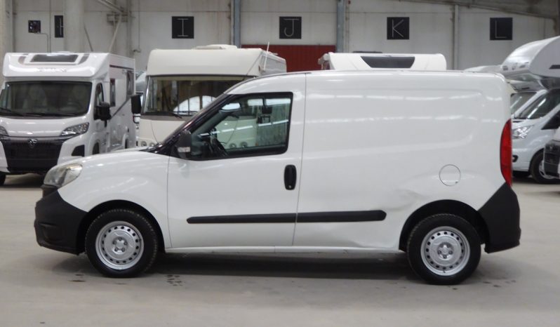 
								Fiat Doblo Cargo Base 1.3 Mjet 66kW 90CV E5 lleno									