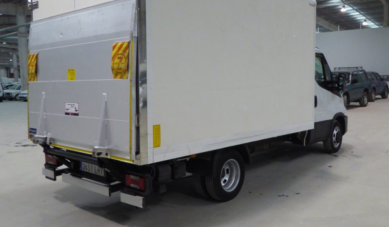 IVECO DAILY 2.3 TD 35C 16 3450 Puerta elevadora