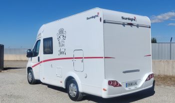 
									SUNLIGHT V6 PERFILADA COMPACTA 4 PLAZAS 6 MTS CAMA TRANSVERSAL + MALETERO lleno								