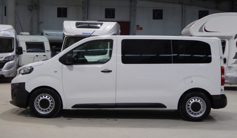 
								Peugeot Expert Combi BlueHDi 120 CV Standard 9 plazas lleno									