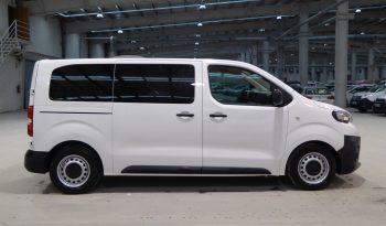 
									Peugeot Expert Combi BlueHDi 120 CV Standard 9 plazas lleno								