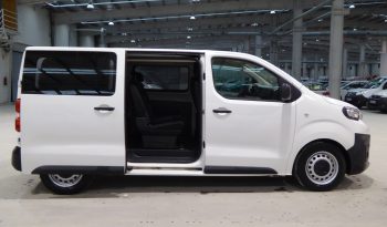 
									Peugeot Expert Combi BlueHDi 120 CV Standard 9 plazas lleno								