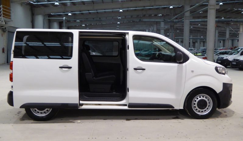 
								Peugeot Expert Combi BlueHDi 120 CV Standard 9 plazas lleno									