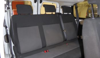 
									Peugeot Expert Combi BlueHDi 120 CV Standard 9 plazas lleno								