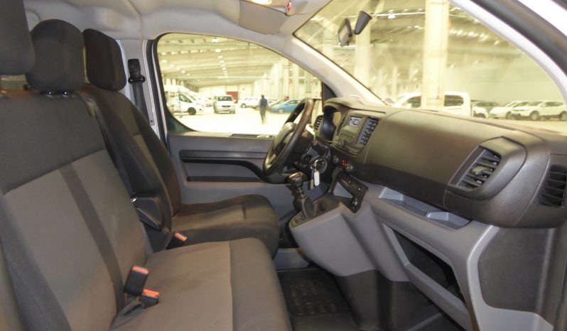 
								Peugeot Expert Combi BlueHDi 120 CV Standard 9 plazas lleno									