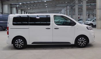 
									Peugeot Expert Combi BlueHDi 120 CV Standard 9 plazas lleno								