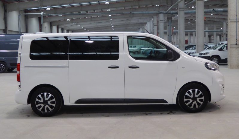 
								Peugeot Expert Combi BlueHDi 120 CV Standard 9 plazas lleno									
