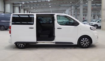 
									Peugeot Expert Combi BlueHDi 120 CV Standard 9 plazas lleno								