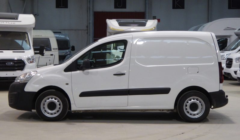 
								PEUGEOT Partner Furgon Confort L1 1.6 HDi 100 CV lleno									