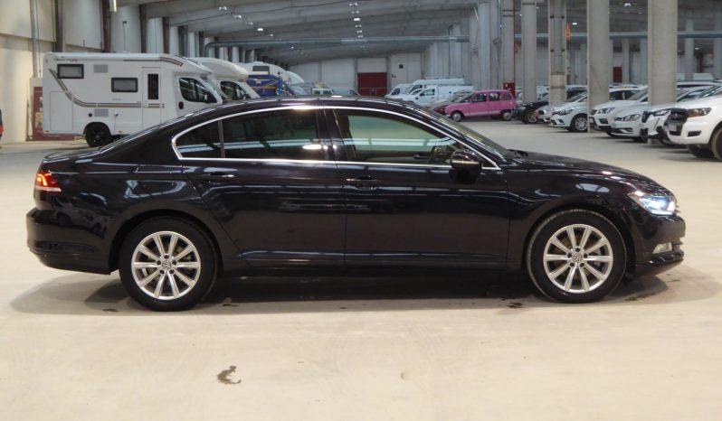 
								VOLKSWAGEN Passat Advance TDI 120CV Variant lleno									