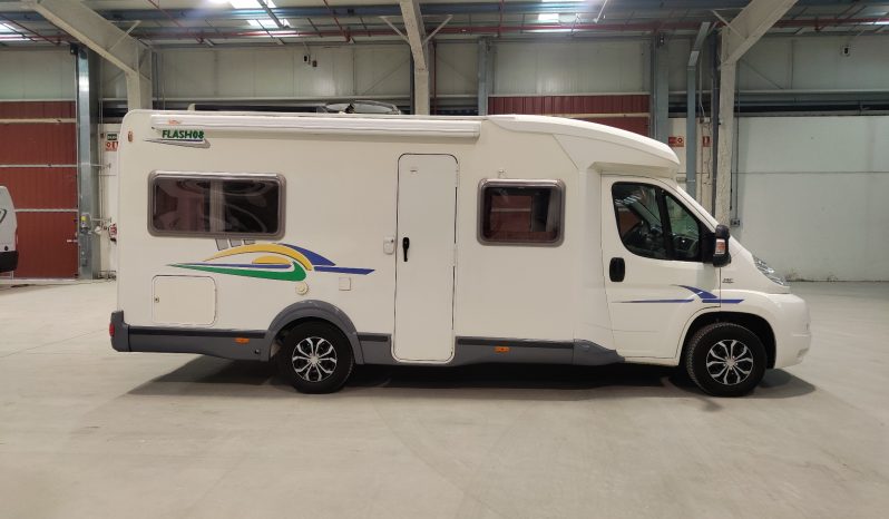 
								CHAUSSON FLASH 08 PERFILADA 4P, CAMA FRANCESA POCOS KMS lleno									