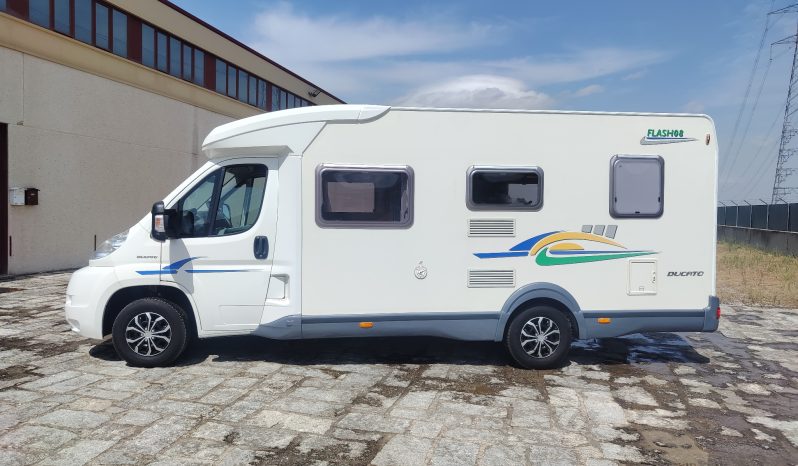 
								CHAUSSON FLASH 08 PERFILADA 4P, CAMA FRANCESA POCOS KMS lleno									