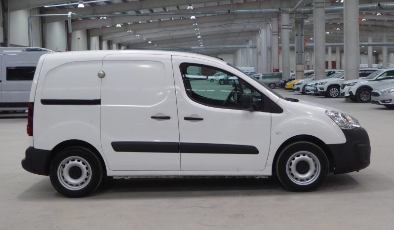 
								PEUGEOT Partner Furgon Confort L1 1.6 HDi 75 lleno									