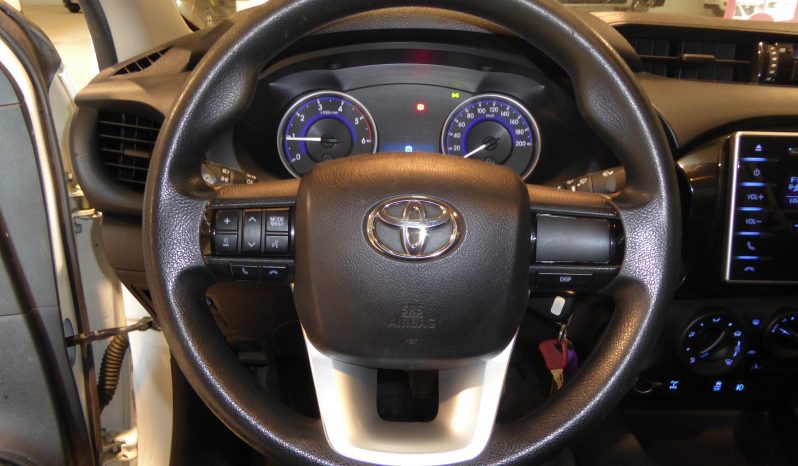 
								Toyota Hilux 2.4 D4D Cabina Sencilla GX lleno									