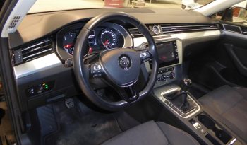 
									VOLKSWAGEN Passat Advance TDI 120CV Variant lleno								