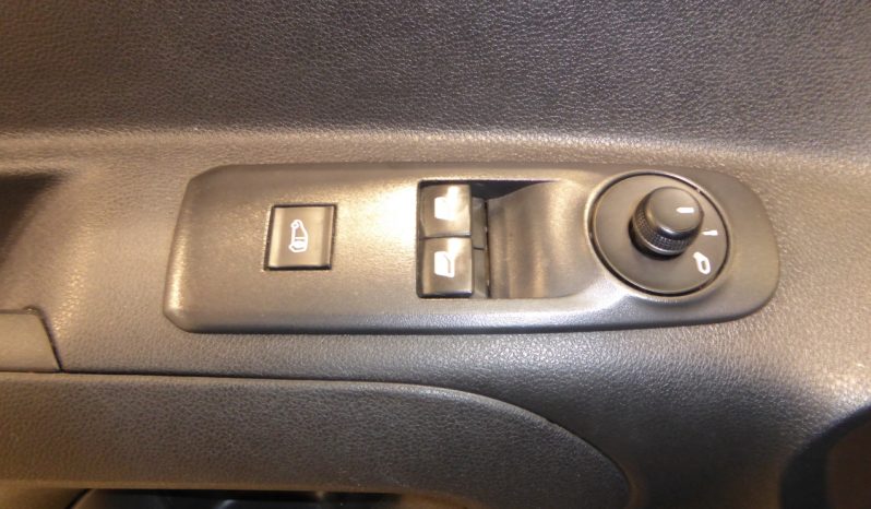 
								CITROEN BERLINGO Talla M BlueHDi 100 CV CONTROL lleno									