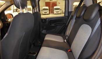 
									Fiat Panda 1.2 Lounge 70cv gasolina lleno								