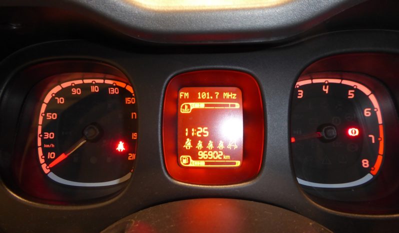 
								Fiat Panda 1.2 Lounge 70cv gasolina lleno									