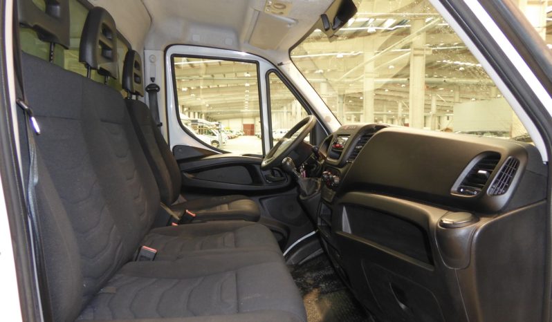 
								IVECO DAILY 2.3 TD 35C 14 3750 puerta elevadora lleno									