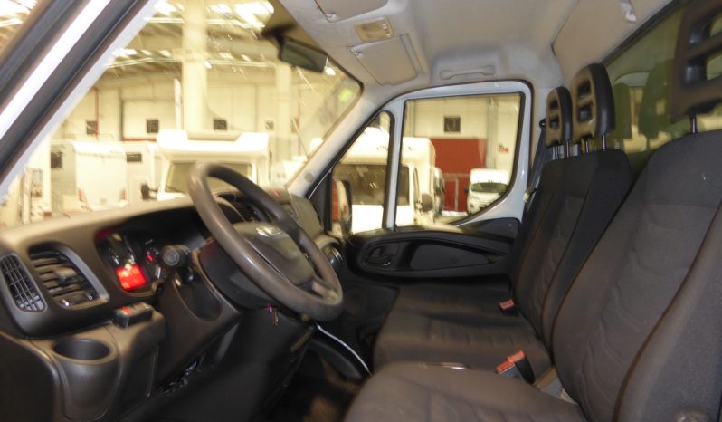 
								IVECO DAILY 2.3 TD 35C 14 3750 puerta elevadora lleno									