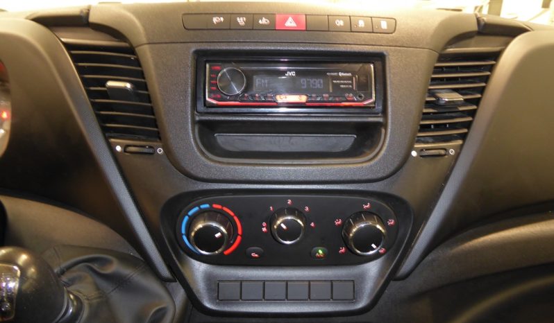 
								IVECO DAILY 2.3 TD 35C 14 3750 puerta elevadora lleno									