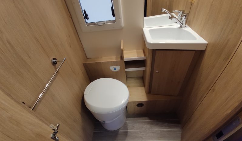 
								C.I. Horon 65xt Fiat Ducato 140cv. cama isla. 2024 lleno									