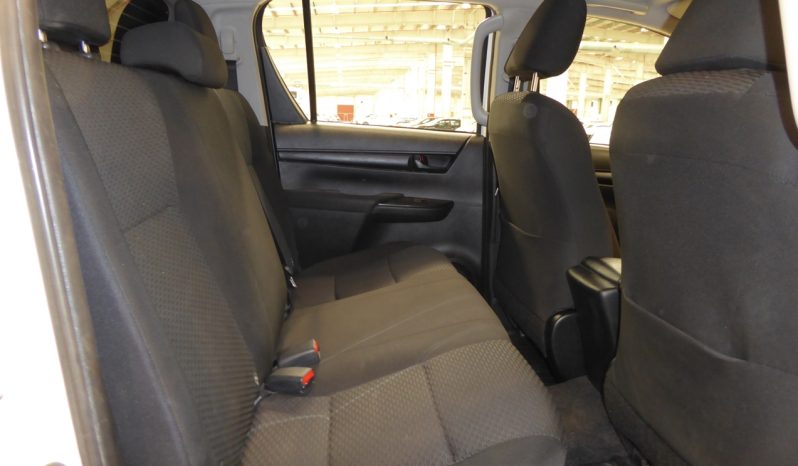 
								Toyota Hilux 2.4 D4D Cabina Doble GX caja cerrada lleno									