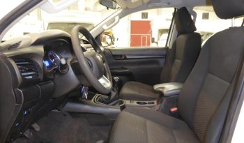
									Toyota Hilux 2.4 D4D Cabina Doble GX caja cerrada lleno								