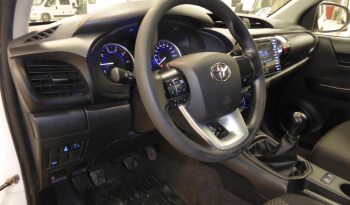 
									Toyota Hilux 2.4 D4D Cabina Doble GX caja cerrada lleno								