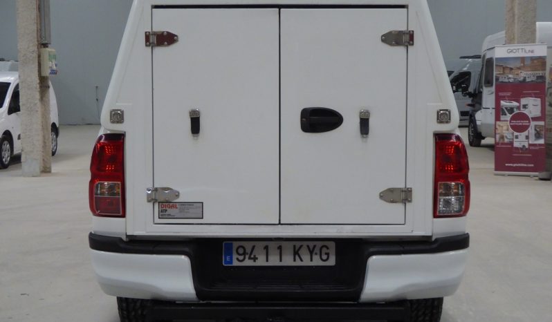 
								Toyota Hilux 2.4 D4D Cabina Doble GX caja cerrada lleno									