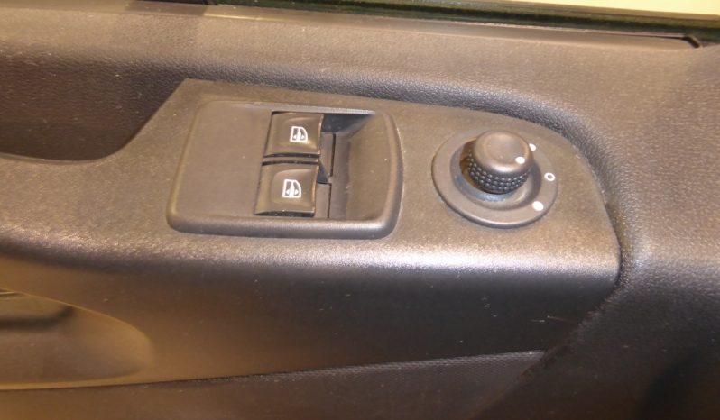 
								Renault Trafic Furgon 29 L2H1 Energy BluedCi 95 cv lleno									