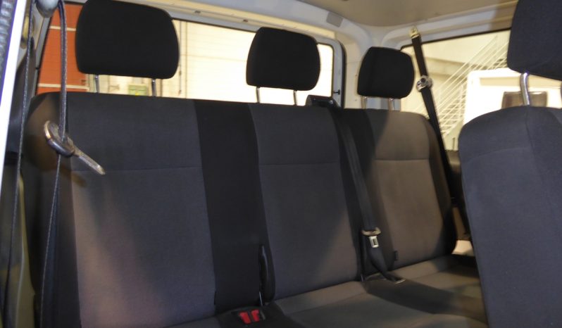 
								VOLKSWAGEN Transporter Kombi TN 2.0 TDI 150 CV lleno									