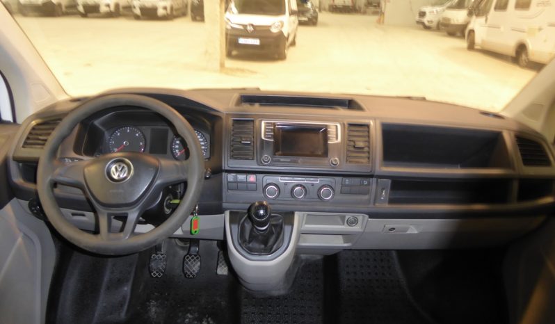 
								VOLKSWAGEN Transporter Kombi TN 2.0 TDI 150 CV lleno									