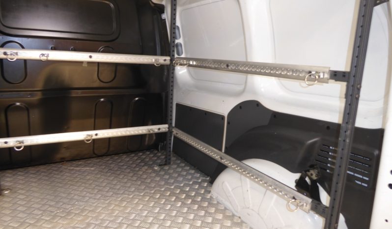 
								RENAULT Kangoo Furgon Profesional dCi 80CV Euro 6 lleno									