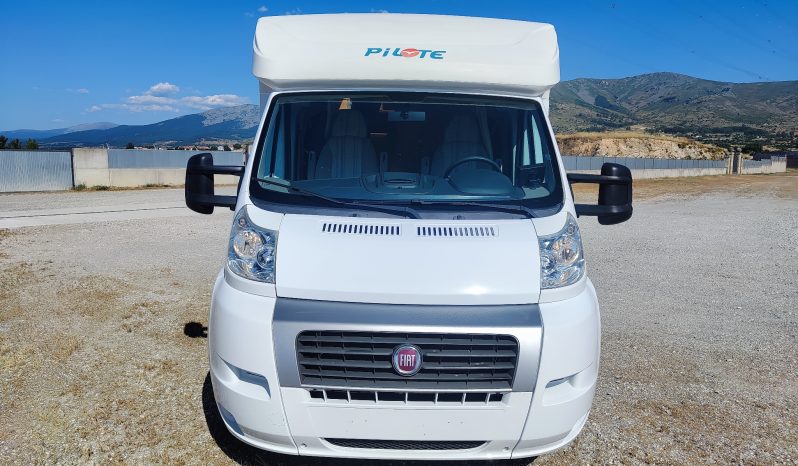 PILOTE AVENTURA P690L – CAMA TRANSVERSAL, MALETERO GRANDE