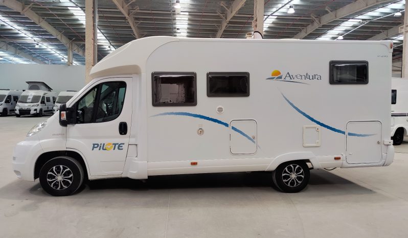
								PILOTE AVENTURA P690L – CAMA TRANSVERSAL, MALETERO GRANDE lleno									
