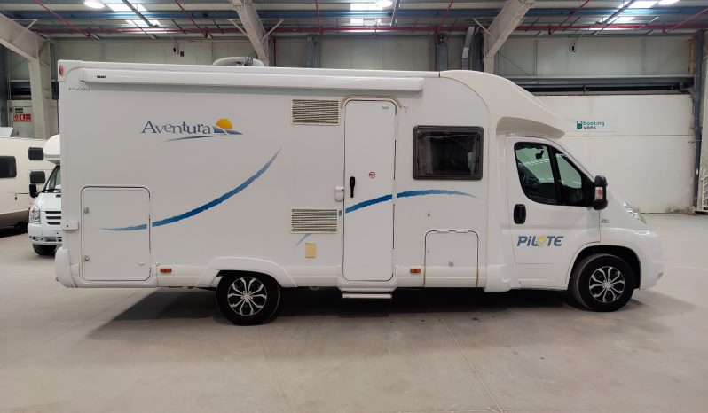 
								PILOTE AVENTURA P690L – CAMA TRANSVERSAL, MALETERO GRANDE lleno									
