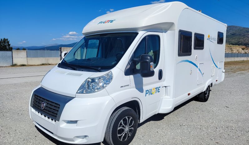 PILOTE AVENTURA P690L – CAMA TRANSVERSAL, MALETERO GRANDE