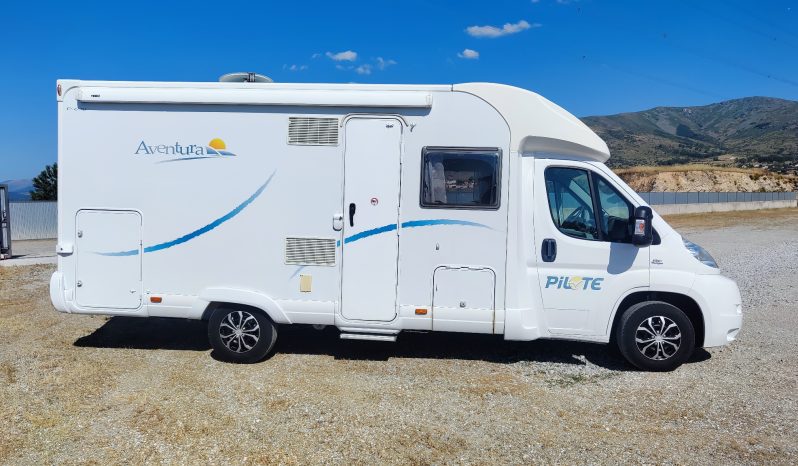 
								PILOTE AVENTURA P690L – CAMA TRANSVERSAL, MALETERO GRANDE lleno									