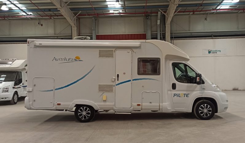 
								PILOTE AVENTURA P690L – CAMA TRANSVERSAL, MALETERO GRANDE lleno									