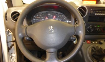 
									PEUGEOT Partner Furgon Confort L1 1.6 HDi 75 CV lleno								