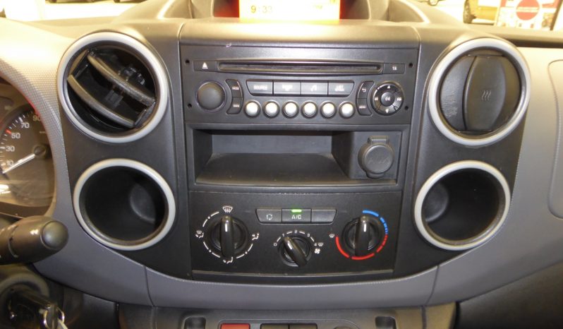 
								PEUGEOT Partner Furgon Confort L1 1.6 HDi 75 CV lleno									