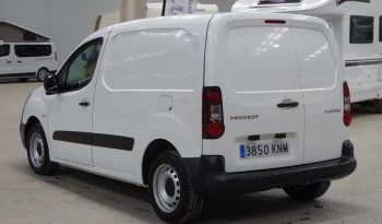 
									PEUGEOT Partner Furgon Confort L1 1.6 HDi 75 CV lleno								
