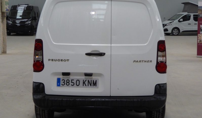 
								PEUGEOT Partner Furgon Confort L1 1.6 HDi 75 CV lleno									