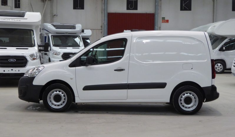 
								PEUGEOT Partner Furgon Confort L1 1.6 HDi 75 CV lleno									