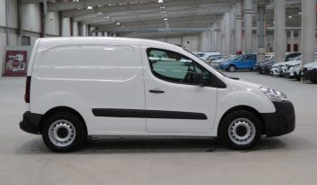 
									PEUGEOT Partner Furgon Confort L1 1.6 HDi 75 CV lleno								
