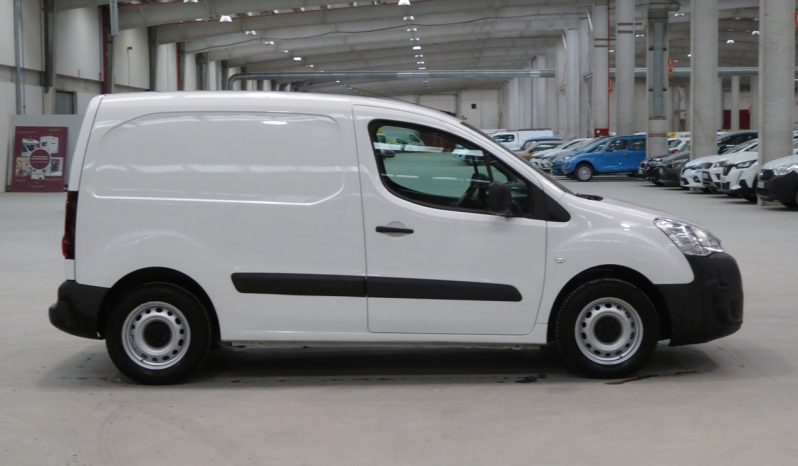 
								PEUGEOT Partner Furgon Confort L1 1.6 HDi 75 CV lleno									