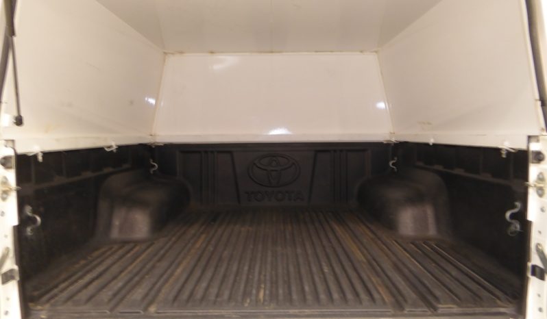 
								Toyota Hilux 2.4 D4D Cabina Doble GX caja cerrada lleno									