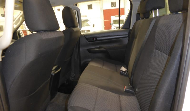 
								Toyota Hilux 2.4 D4D Cabina Doble GX caja cerrada lleno									